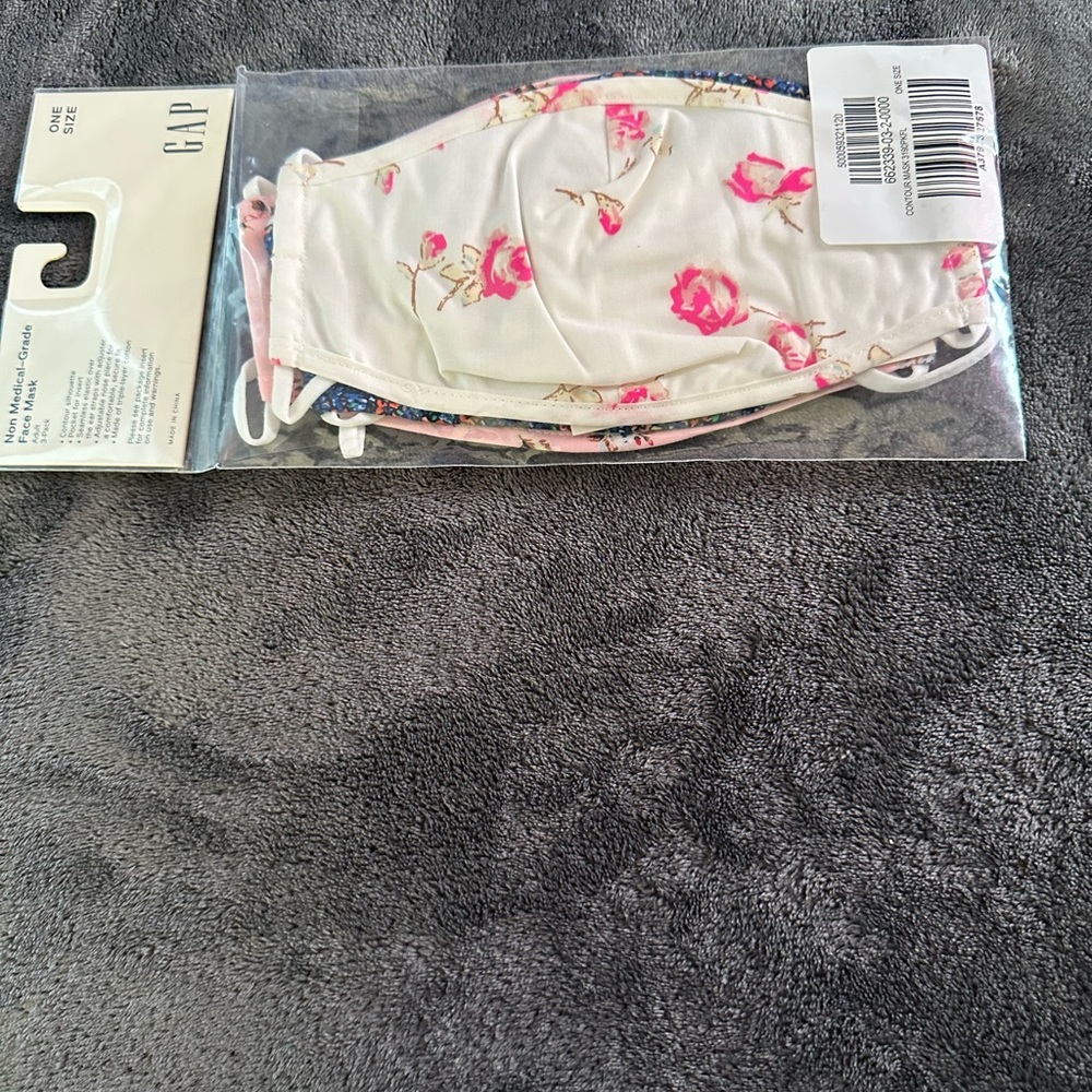 GAP Floral Face Masks - Cream and Pink